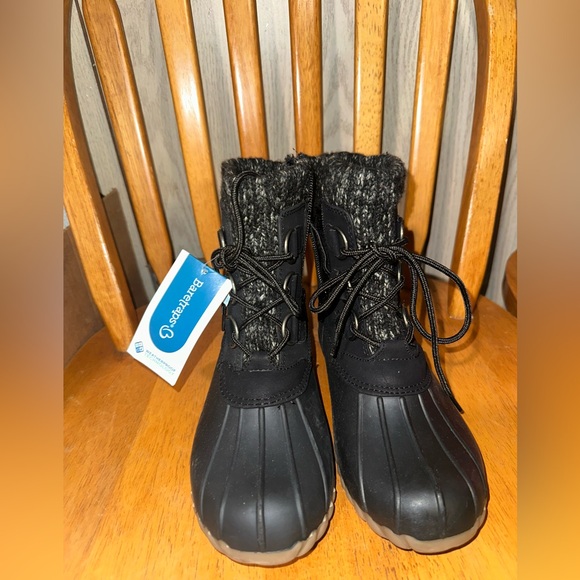 BareTraps Women's Black Insulated Duck Boots - Picture 6 of 8